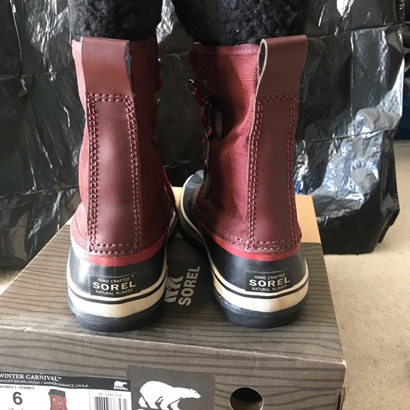 SOREL winter Carnival boots (95% New) - Picture 4 of 6